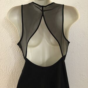 Lululemon Women Solid Black Cutout Open Back Mesh For The Run Tank Top Shirt 2